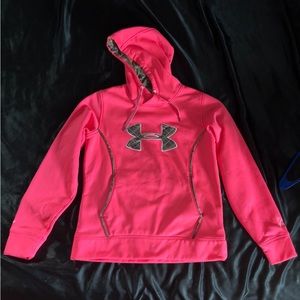 Women’s Under Armour Hoodie.      H-1